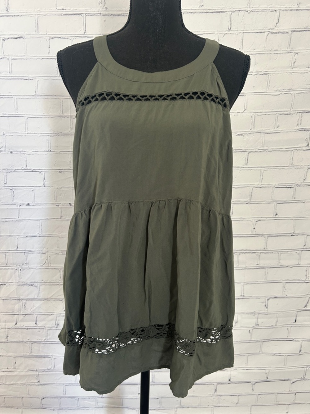 Torrid Olive Green Crochet Trim Sleeveless Tunic Size 0x
